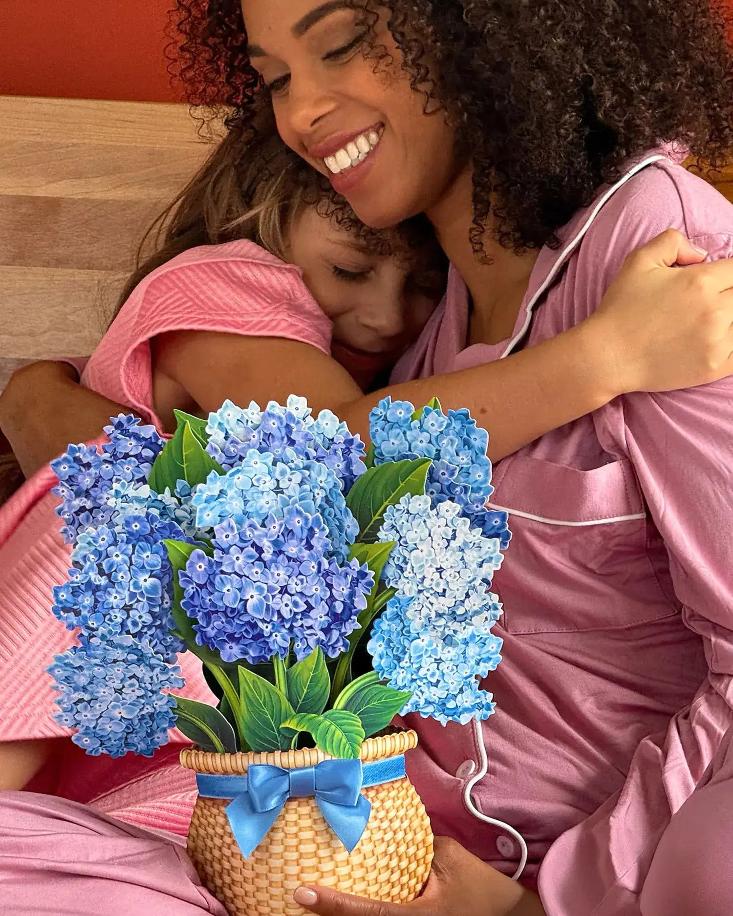 Nantucket Hydrangeas Paper Flower Bouquet | FreshCut Paper Elegance