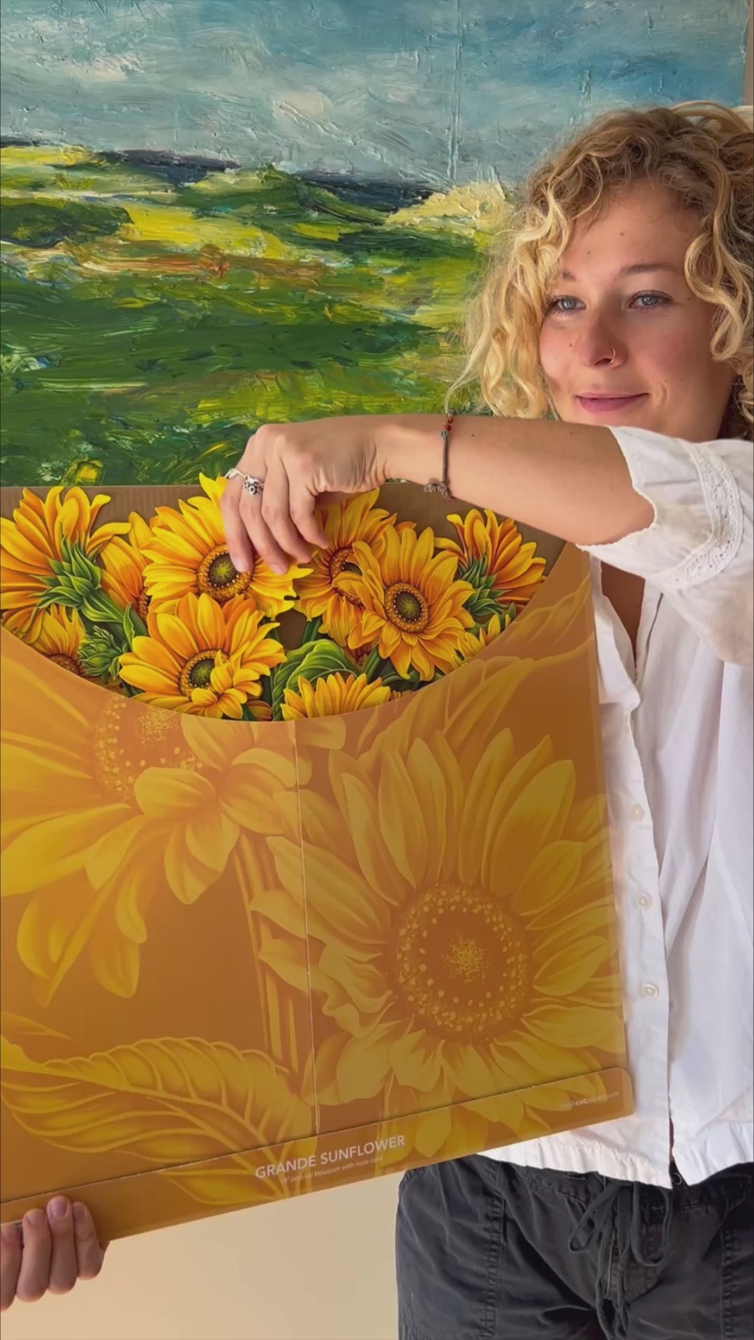 Make a GRAND impression with FreshCut Paper's Sunflower Grande! These festive blooms measure 17" tall by 15" across. More than a greeting card, our flowers are always FreshCut Paper that never wilt, fade or require water.